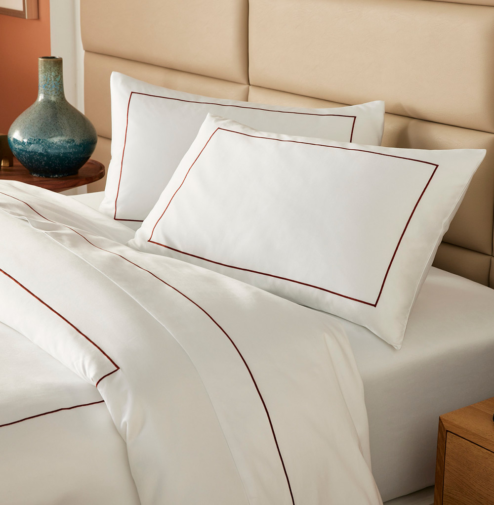 Memorable Bed & Sateen Bedding Set